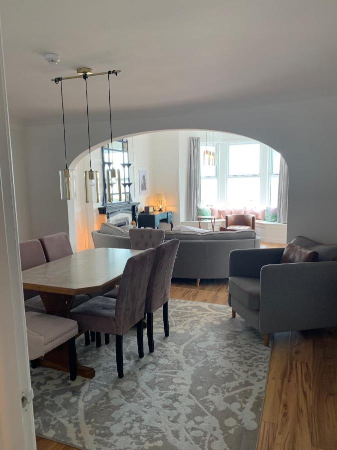 Stunning 3 Bed Seafront Mansion Building Sleeps 6 Adults Or 8 With Kids Portrush Exterior foto